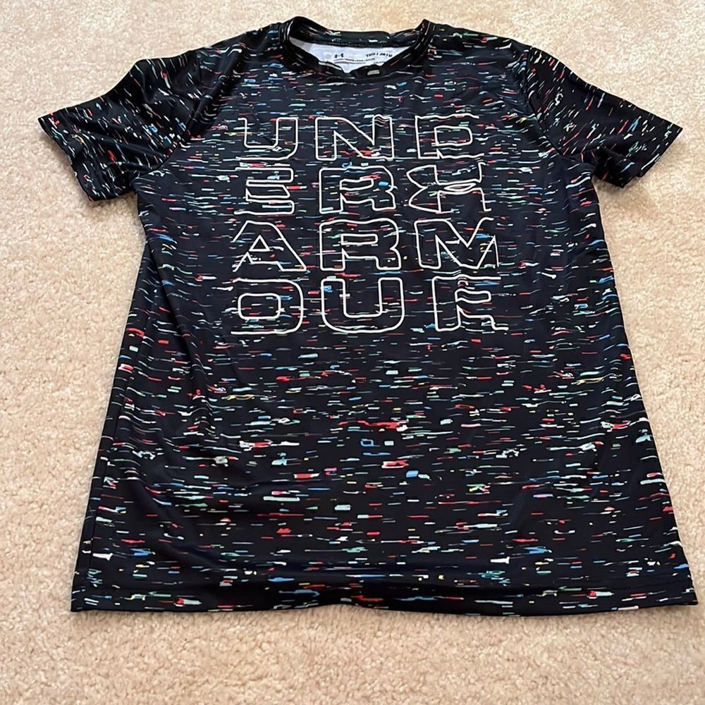 UNDER ARMOUR SIZE YOUTH MEDIUM SHIRT